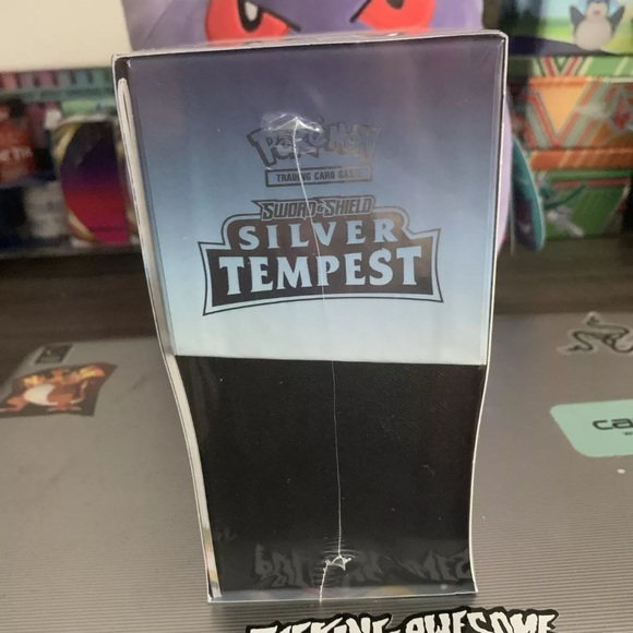 Pokemon Elite Trainer Box Silver Tempest - Picture 2 of 5